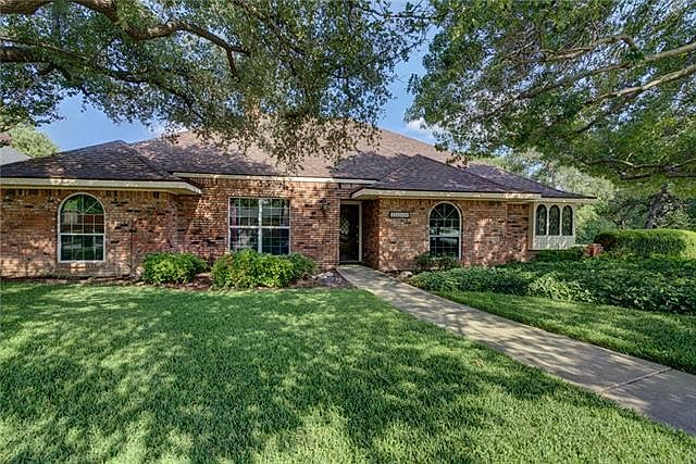1st image of 2600 Foxboro Dr