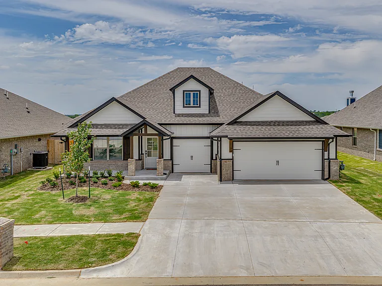 3241 Mangrove Dr — Photo 1