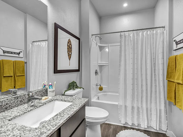 Seven07 Lofts — Photo 22
