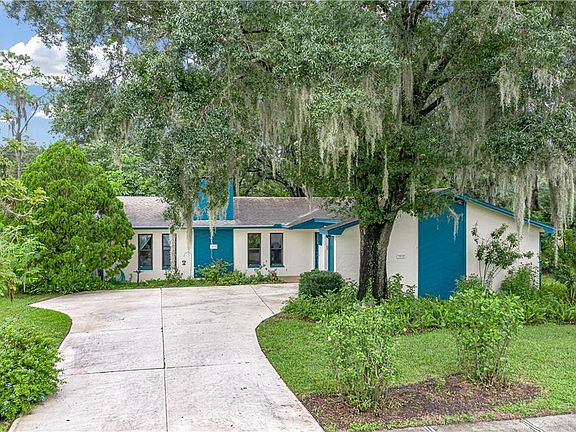 4th image of 3815 Garnet Dr