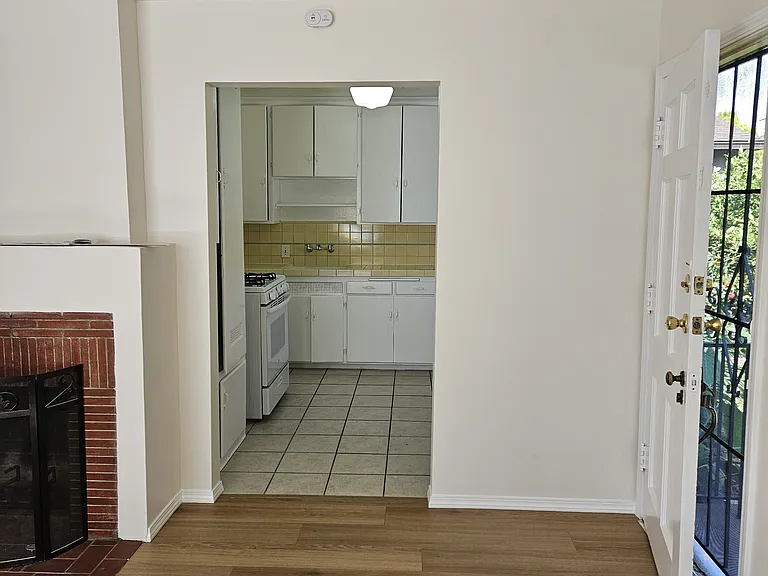 2034 Chestnut Ave — Photo 6