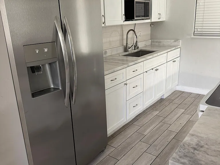 6706 S Himes Ave — Photo 7