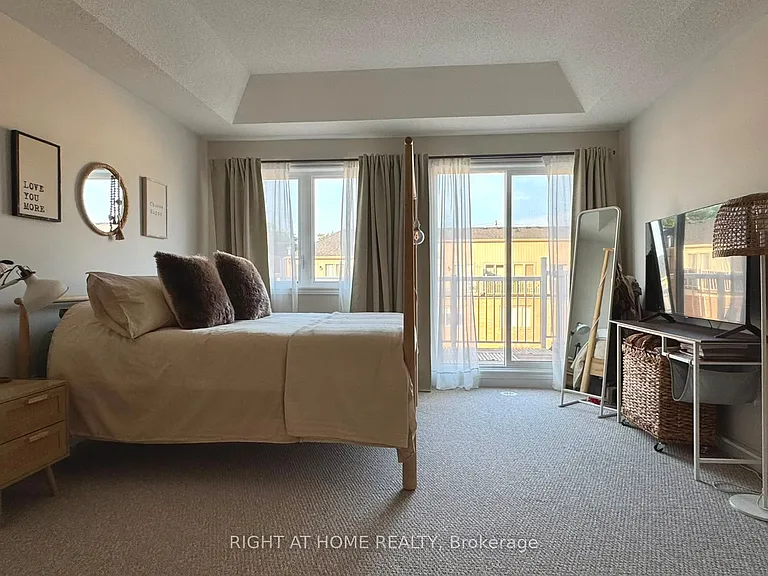 31 Edward Horton Cres — Photo 17