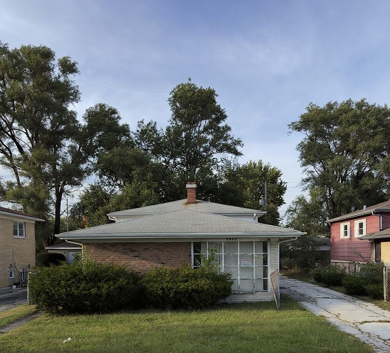 1st image of 2322 W 157th Pl