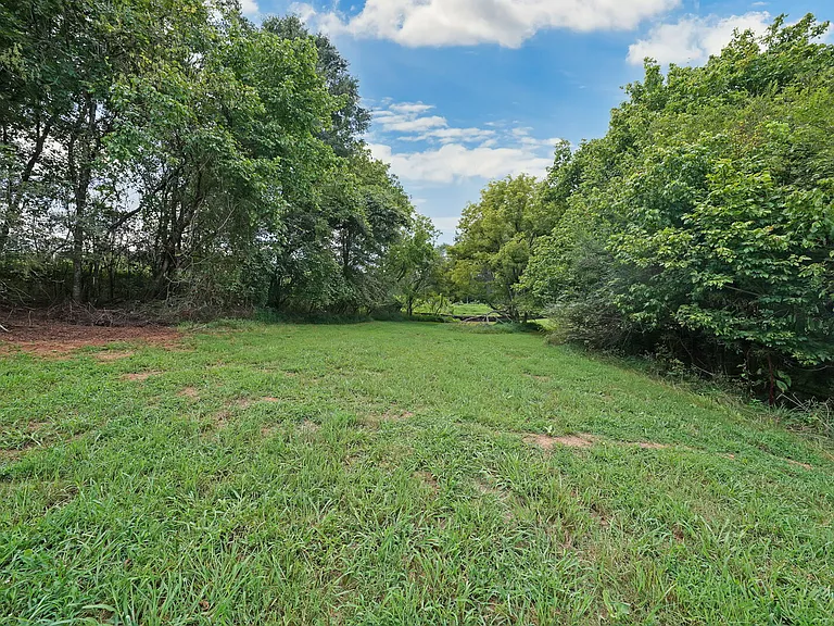251 Hog Farm Cir — Photo 25