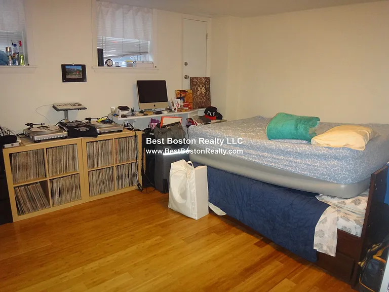 120 Charles St #1 — Photo 1