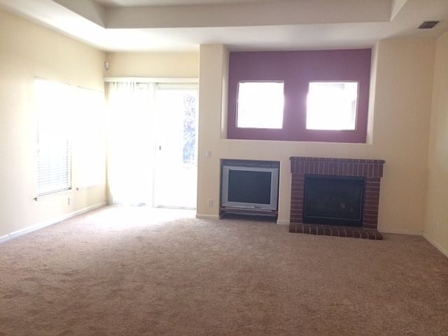 living room_10222014