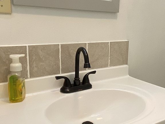 5th image of 1003 E Jefferson St APT 4