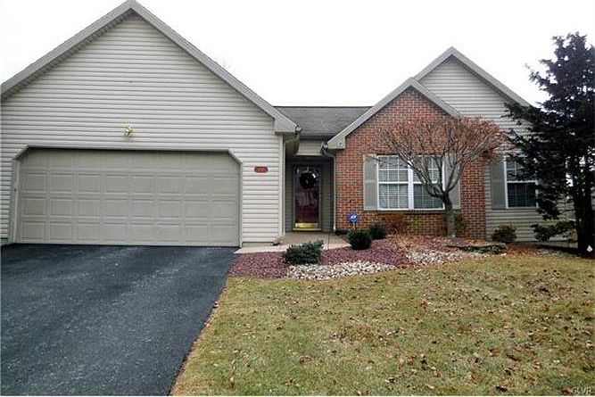 1st image of 226 Stephanie Dr