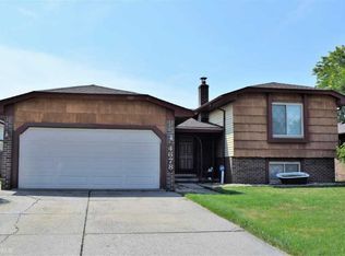 4678 Bloomfield Dr, Sterling Heights, MI
