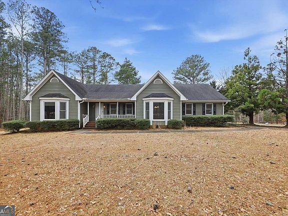 3rd image of 675 Sandy Ridge Rd