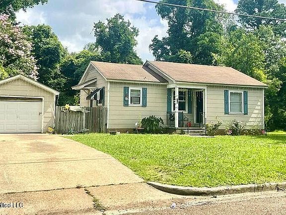2nd image of 809 Robertson St