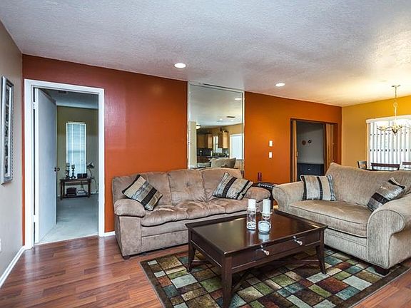 3rd image of 838 Highlands Blvd