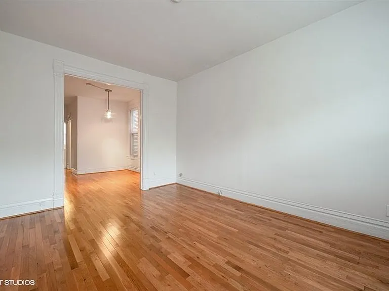 3041 N Southport Ave #1 — Photo 3