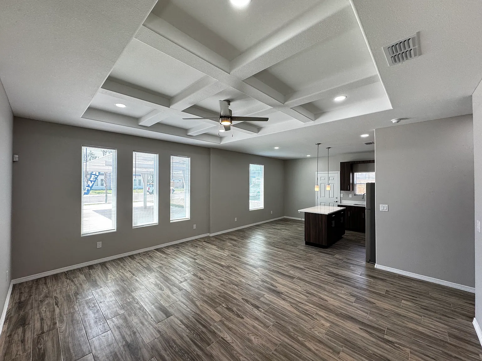 3 bed, 1150 sqft, $1,395 — Photo 2
