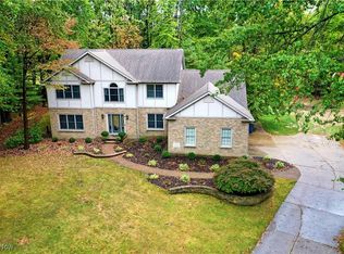 121 Fairway Dr, Cortland, OH