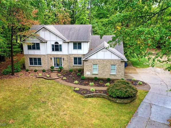 121 Fairway Dr, Cortland, OH 44410
