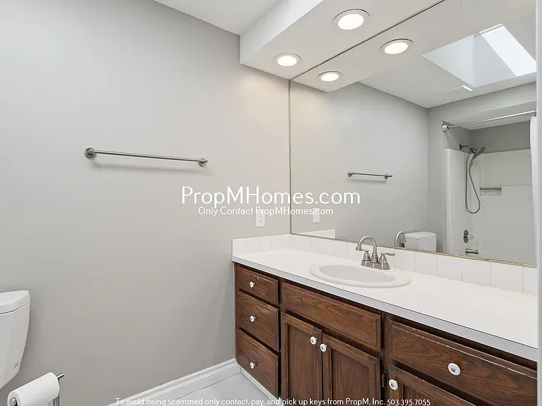 12200 SW 128th Ave — Photo 20