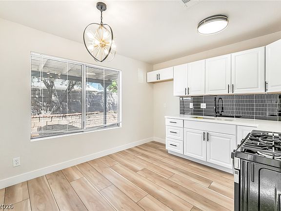 4th image of 1915 Winterwood Blvd