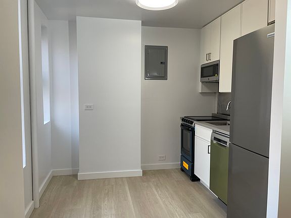 4th image of 107 Sullivan St APT 28