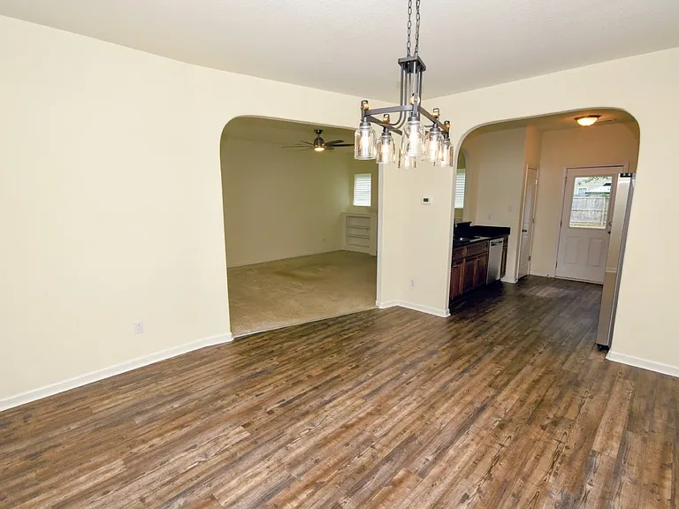 4115 Franklin St — Photo 18