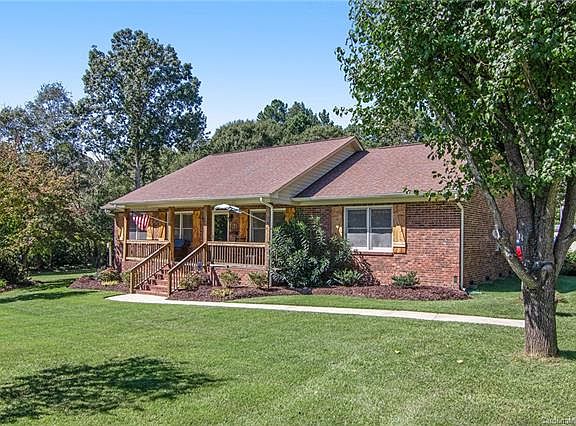2nd image of 640 White Pines Dr