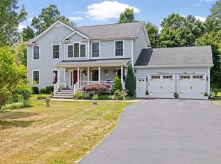 15 Quonahassit Trl, Cohasset, MA 02025
