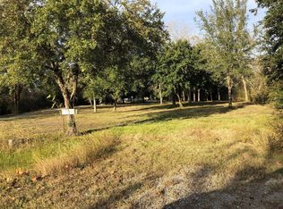 8812 Delesandri Rd, Hitchcock, TX 77563