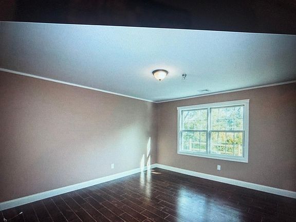 5th image of 170 W Montauk Hwy APT 10