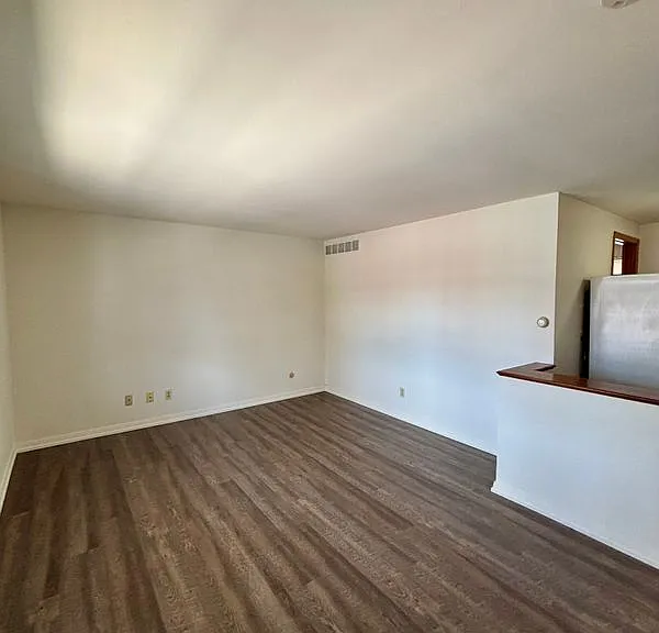 50 School St #7 — Photo 2