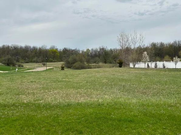 10 Foxtail Ln, Hillsdale, MI 49242