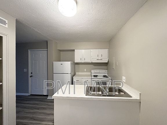 4th image of 822 Whitethorne Ave Unit 822
