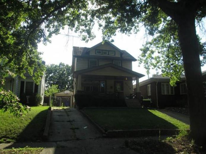 2nd image of 3278 W 129th St