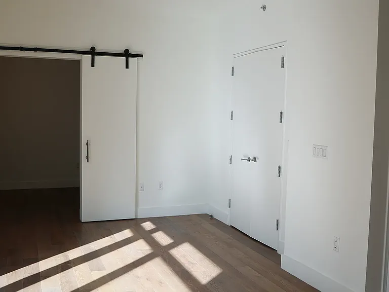 42-10 27th St #A9G — Photo 3