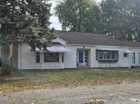 410 N Blair St, Virden, IL 62690