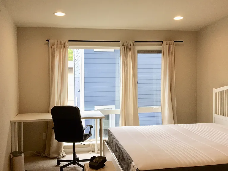 221 24th Ave E #D — Photo 15