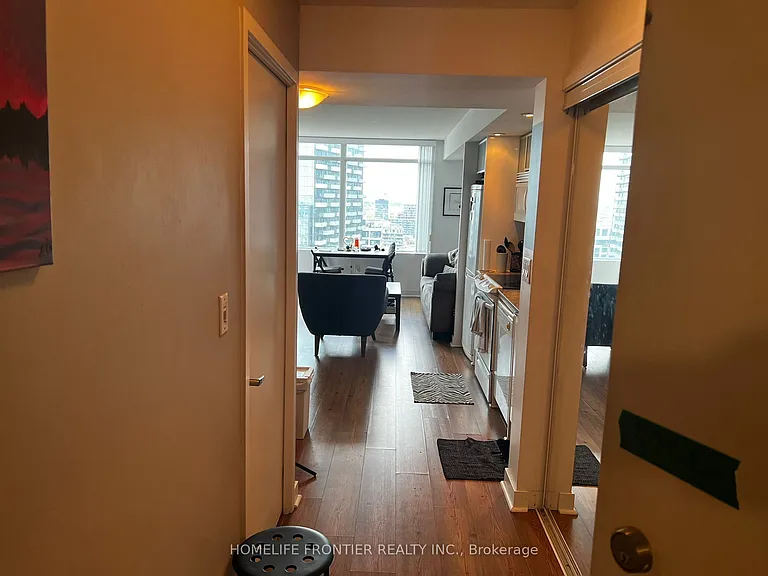 25 Telegram Mews #2901 — Photo 4