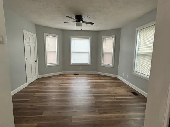 412 Elm St #1F, Woonsocket, RI 02895