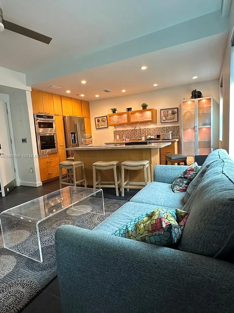 The Lincoln Condo — Photo 4