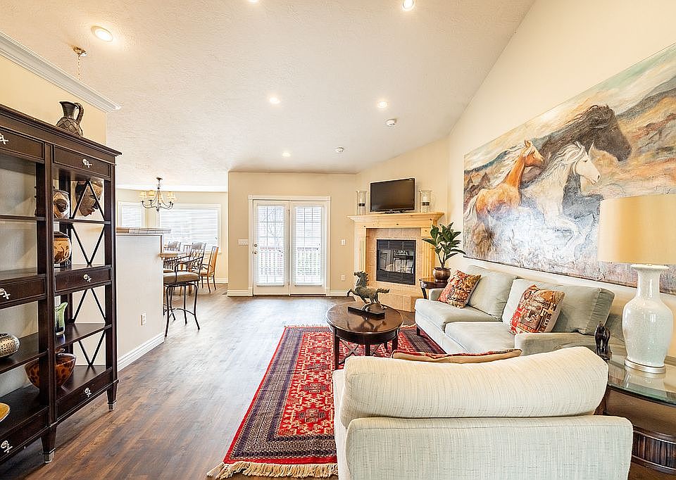 Large/Open Front Room