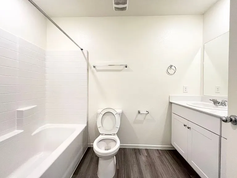 1923 Stanza Vista St — Photo 15