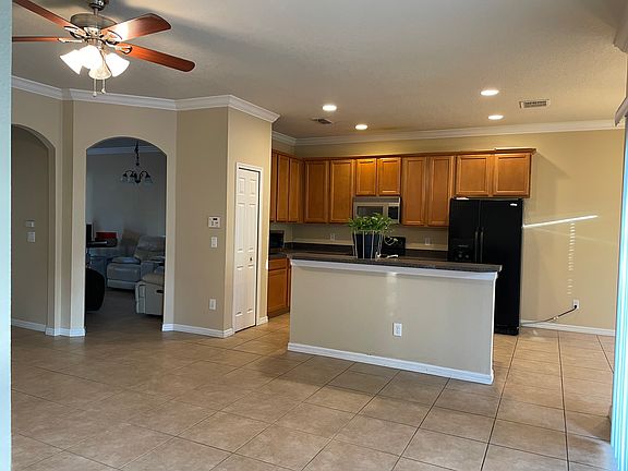 5th image of 847 Maple Grove Way