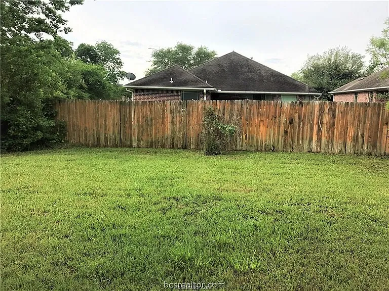 3754 Essen Loop — Photo 24