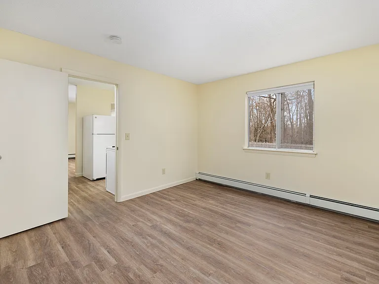 East Bay Apartments — Photo 48