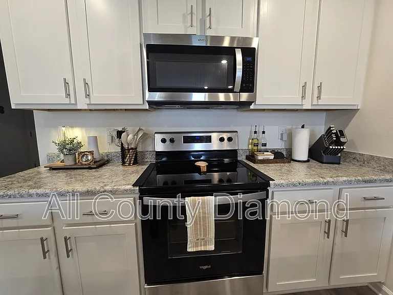 6617 Slabinski Ln — Photo 5