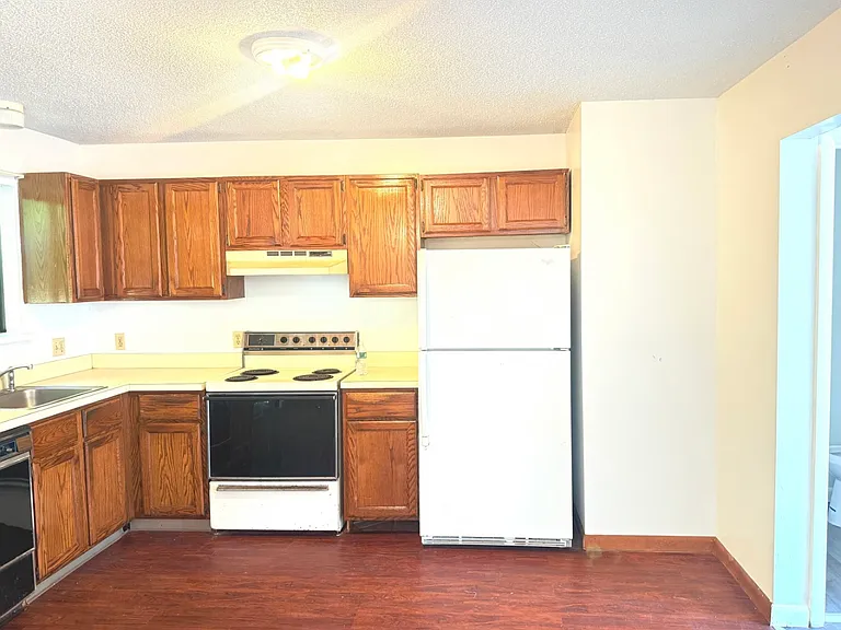 9 Jewett St #11 — Photo 2