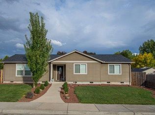 7593 28th St, White City, OR 97503