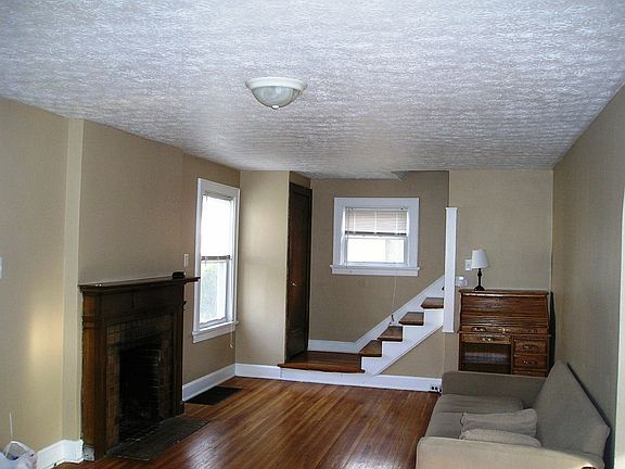 3rd image of 2854 Oaklawn St