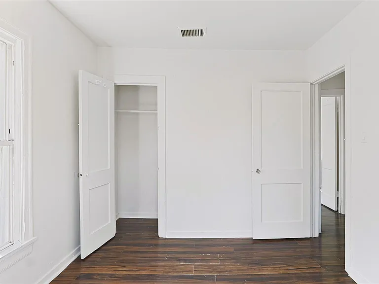 410 Clinton Park St — Photo 11