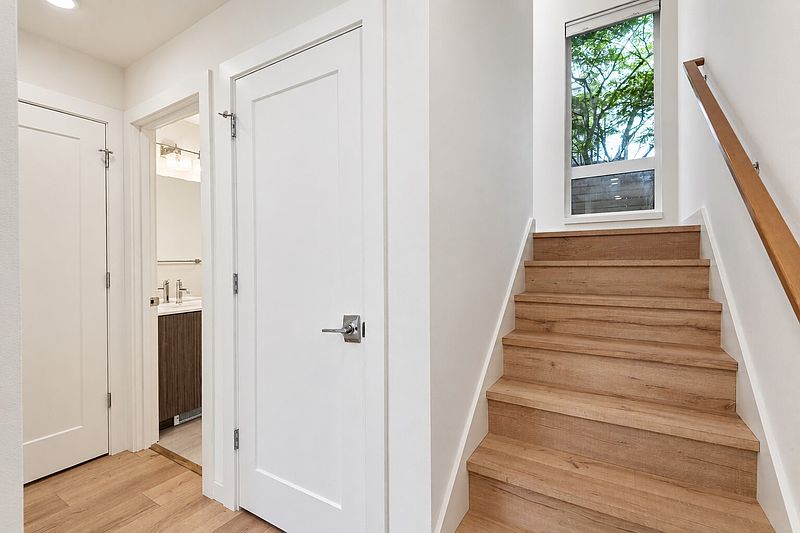3rd image of 6317 9th Avenue NE #D